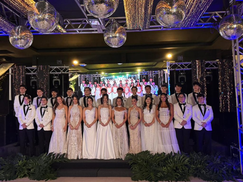 La Promoción 2025 del Colegio SEK Paraguay brilló en su gran noche
