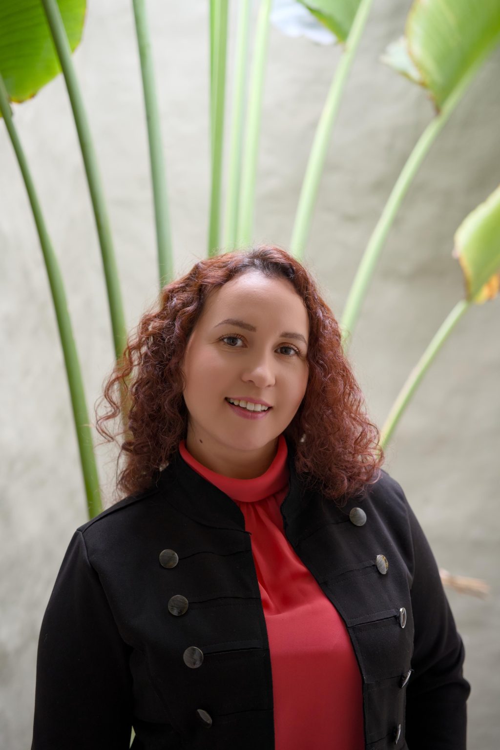 EL BOOM DE LAS CARILLAS E IMPLANTES: LA DRA. VERÓNICA PALACIOS ALERTA SOBRE LOS EXCESOS EN LA ODONTOLOGÍA ESTÉTICA