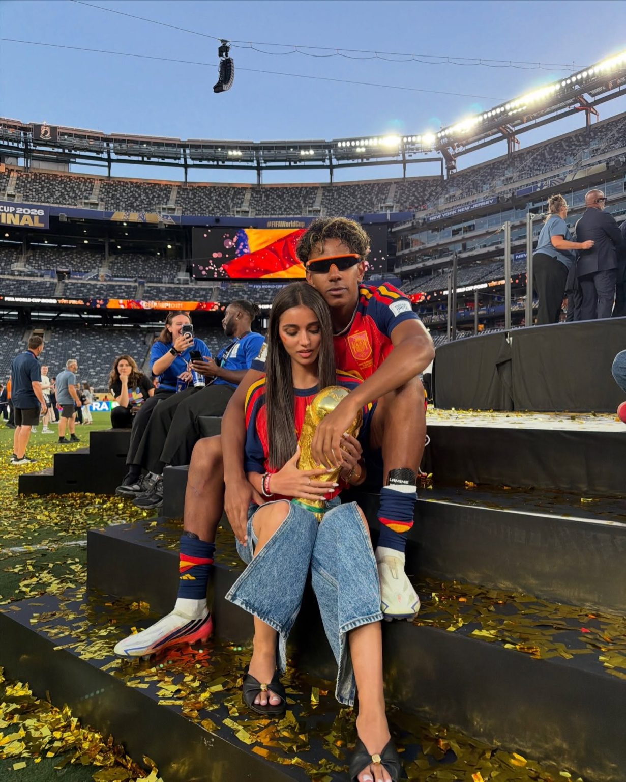 Lamine Yamal celebra el Mundial junto a Inés García: las imágenes que confirman el gran momento de la pareja