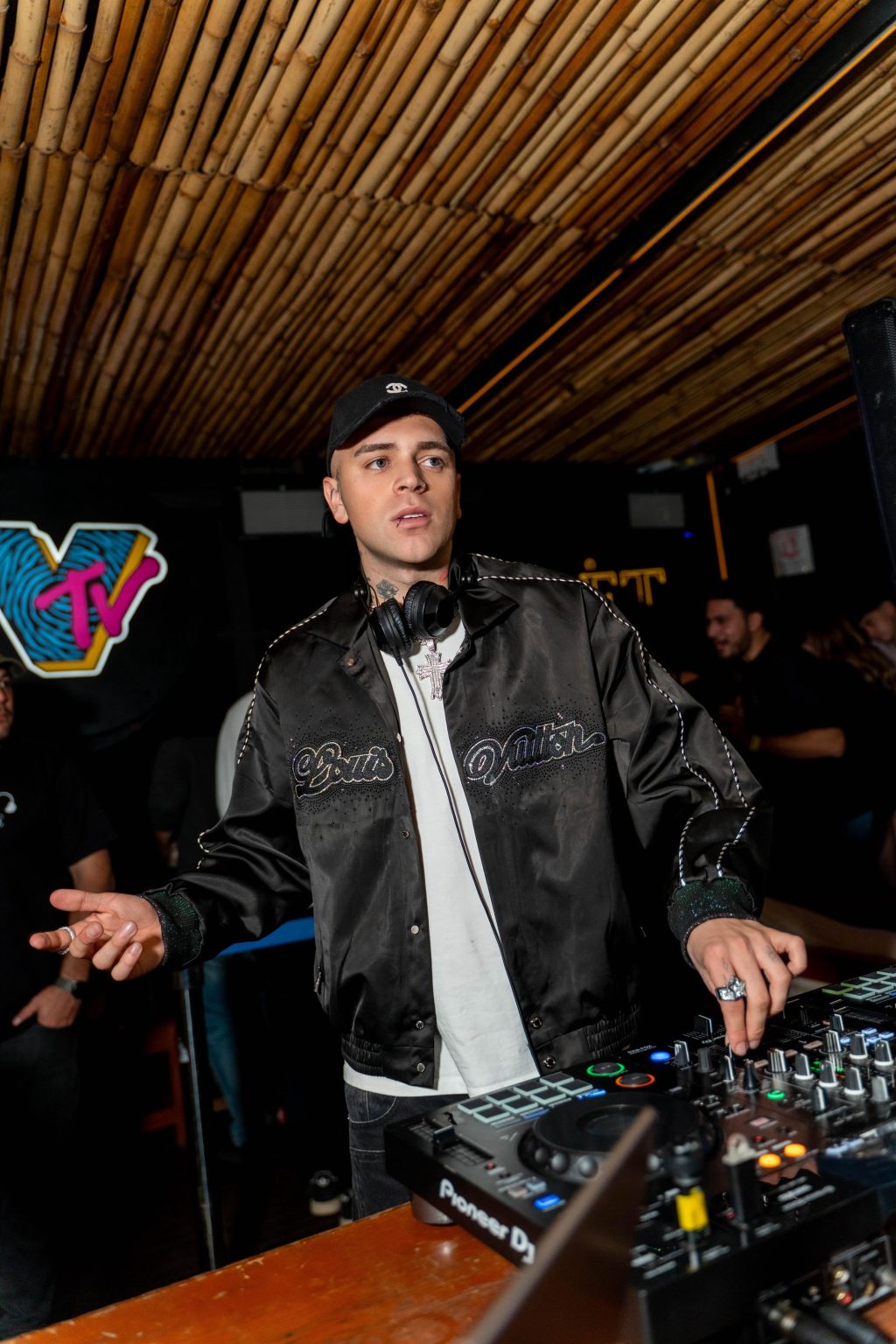 Dami Tejerina prepara cinco mixes de cumbia para hacer explotar el verano en Sanber