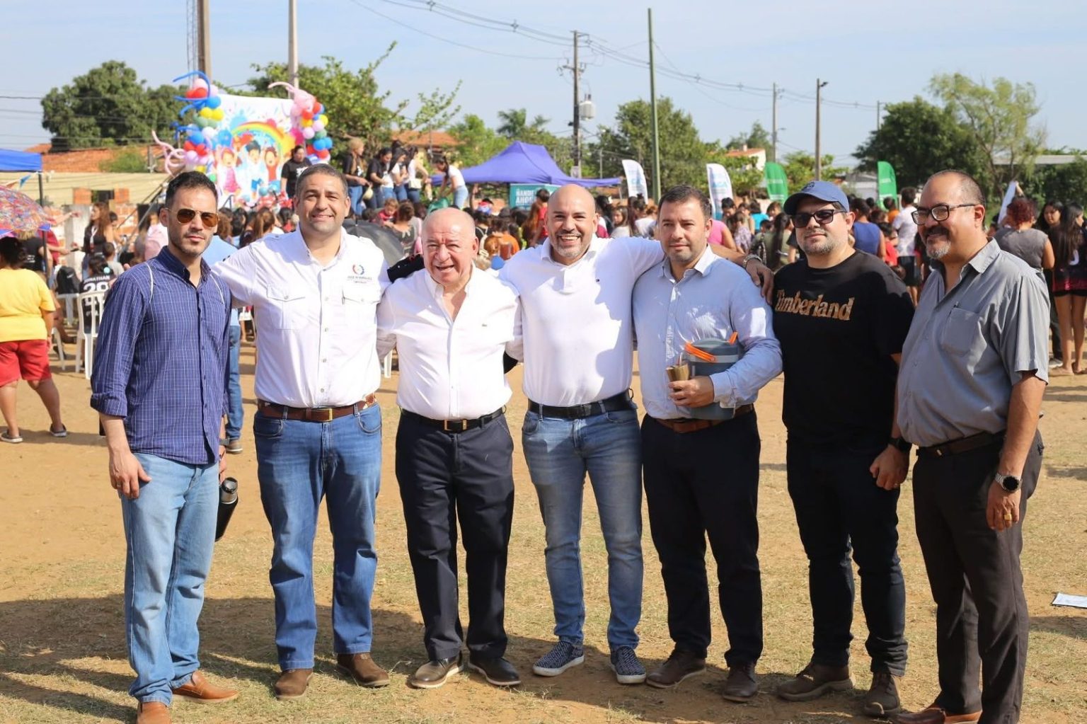José Rodríguez, Piriki Rodríguez y Alfredo Estigarribia se unieron a una jornada solidaria junto a voluntarios